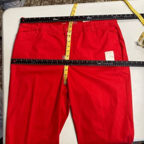 ST. JOHN’S BAY Secretly Slender Capri Mid Rise Size 18W‎  New With Tags - Picture 10 of 12